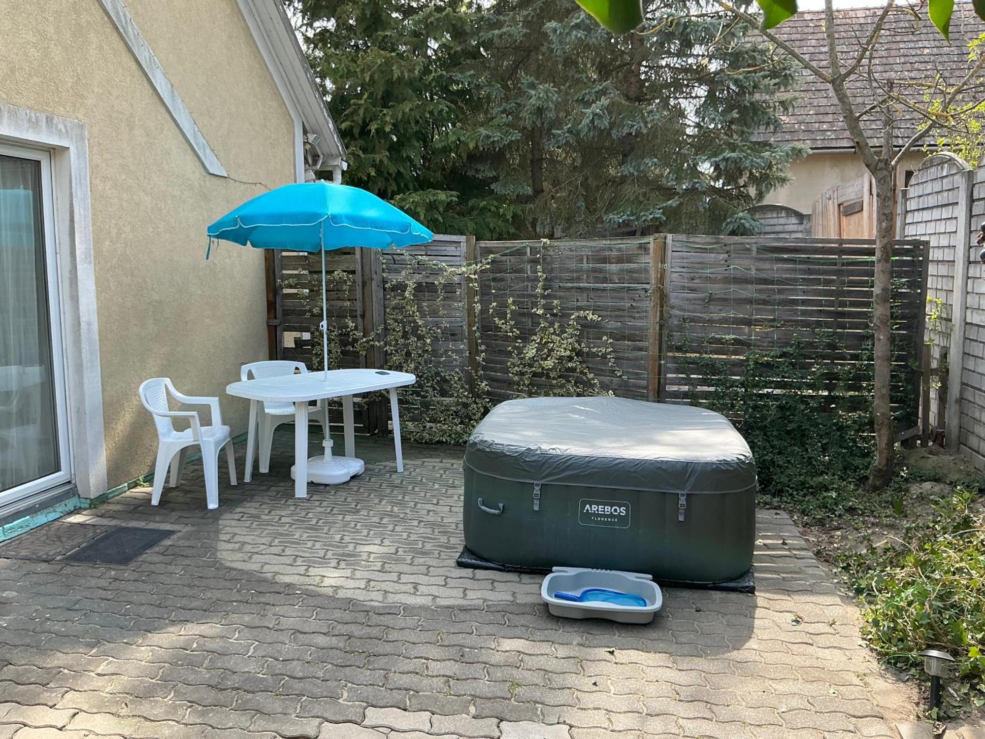 Apartamento Pitypang Lak Szigetmonostor Exterior foto